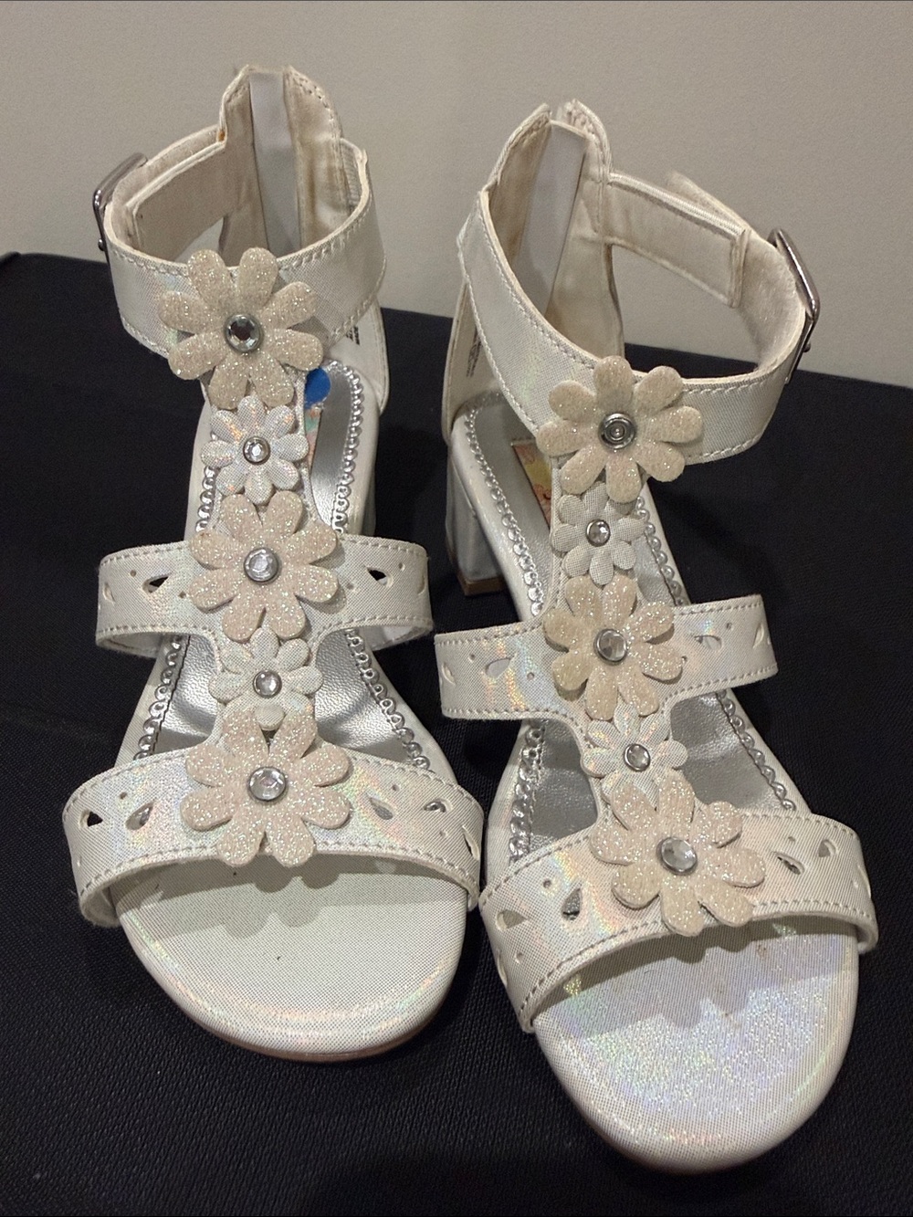 Rachel shoes Girls' Ivory Glitter Flower Ankle-Strap Sandals Size 2